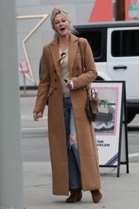 melanie-griffith-out-for-christmas-shopping-in-west-hollywood-12-15-2022-0.jpg