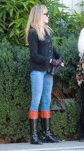 melanie-griffith-out-for-lunch-with-friends-at-san-vicente-bungalows-11-17-2022-0.jpg