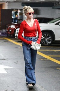 melanie-grifith-arrives-at-an-office-building-in-beverly-hills-05-15-2023-0.jpg