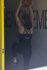 minka-kelly-workout-at-a-gym-in-los-angeles-0815-2023-4.jpg