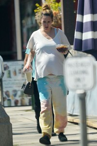 pregnant-rumer-willis-out-and-about-in-in-studio-city-04-06-2023-0.jpg