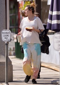 pregnant-rumer-willis-out-and-about-in-in-studio-city-04-06-2023-1.jpg