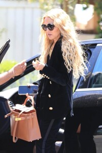 rachel-zoe-out-and-about-in-west-hollywood-05-12-2023-6.jpg