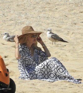 rachel-zoe-out-at-a-beach-in-tulum-04-07-2023-0.jpg