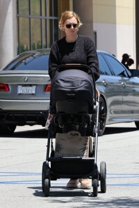 rumer-willis-out-with-her-baby-in-calabasas-06-20-2023-3.jpg