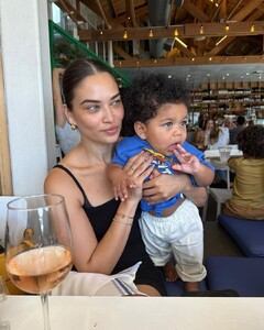 shaninamshaik_366524228_1069451044020878_2606340425136788486_n.jpg