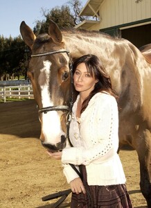 shannen-doherty-at-a-photoshoot-2007-6.jpg