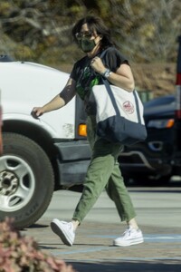 shannen-doherty-out-shopping-in-malibu-11-12-2021-0.thumb.jpg.9236870c362ce00681429b22d9eb6fa1.jpg