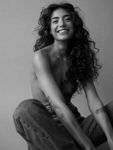 venessa-moe-20238047-1.thumb.jpg.d0ba1ff69c337077cdef1ba0743f38b7.jpg