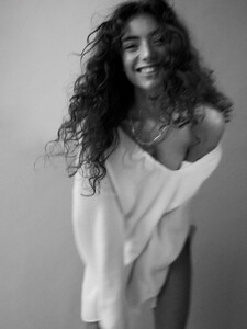 venessa-moe-20238177-1.thumb.jpg.5f5f6fe31f80286953d3fb0e4a51c9f3.jpg