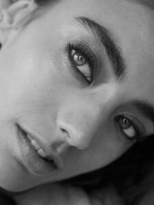 venessa-moe-20238567.thumb.jpg.3ad4c30fa41f51e78ad7083507a1e44d.jpg