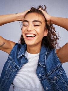 venessa-moe-scan-31-1.thumb.jpg.80239ead4c602af74da3c7e230851ca7.jpg