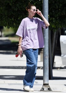 whitney-port-in-a-baggy-clothing-out-in-los-angeles-08-08-2023-5.jpg