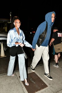 winnie-harlow-and-kyle-kuzma-arrives-at-dave-chapelle-s-show-at-delilah-in-west-hollywood-08-01-2023-2.jpg