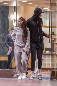 winnie-harlow-and-kyle-kuzma-on-a-date-night-in-calabasas-07-31-2023-3.jpg