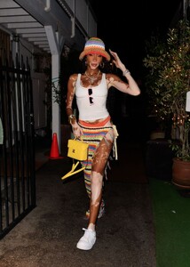 winnie-harlow-night-out-in-los-angeles-08-15-2023-6.jpg