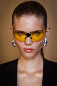 00012-tory-burch-spring-2024-ready-to-wear-beauty-credit-gorunway.thumb.webp.e0edbb26e788e69e6981adab020ab032.webp