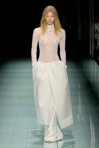 00052-sportmax-spring-2024-ready-to-wear-credit-gorunway.thumb.webp.8018f7a18cfd78e5f4f176a0c192436a.webp