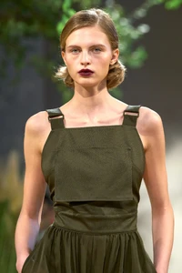 00080-max-mara-spring-2024-ready-to-wear-detail-credit-gorunway.thumb.webp.3e3ddd2306210724b64395c5461daa57.webp