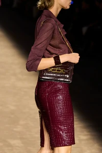 00081-tom-ford-spring-2024-ready-to-wear-credit-detail-gorunway.thumb.webp.c7b759e60a358a12fc0a30b2abf2f681.webp