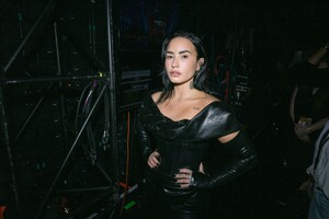003.thumb.jpg.5e8d266d40e125cd1f5330bbb26297c0.jpg