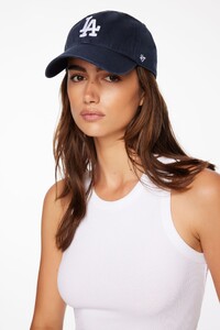 100065396_3KL_1920x2880.jpg