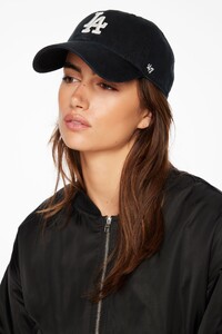 100065396_54E_1920x2880.jpg