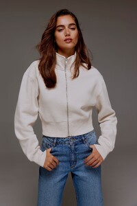 100083759_3XD_1920x2880.jpg