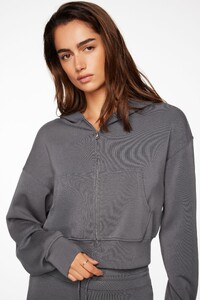 100084253_6VQ_1920x2880.jpg