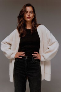 100084723_0QO_1920x2880.jpg