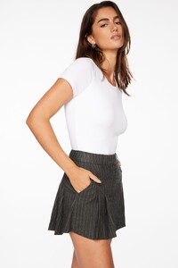100085268_4FV_alt2_1920x2880.jpg