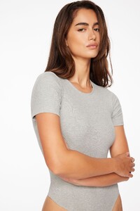 100085725_3C0_alt1_1920x2880.jpg