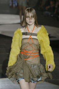 1047959603_JustCavalli2003WomenRTW27.thumb.jpg.9f74a60e32f11d2f38a9a10485c073e3.jpg