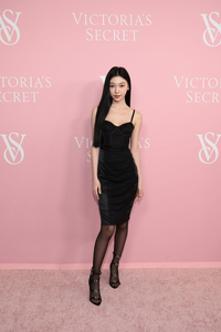 115047787_VictoriasSecretCelebratesTheTour2384.png