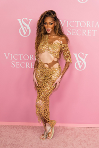 Victoria's Secret Celebrates The Tour '23 [32].png