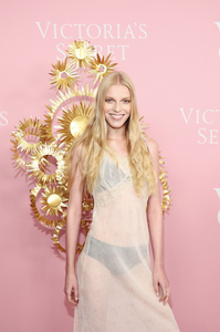 1463605444_VictoriasSecretCelebratesTheTour23110.png