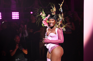 Victoria's Secret Celebrates The Tour '23 [63].png