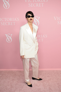 1888650708_VictoriasSecretCelebratesTheTour2312.png