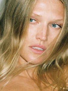 Toni Garrn co-created by ABOUT YOU_Campaign Shots_21.jpg