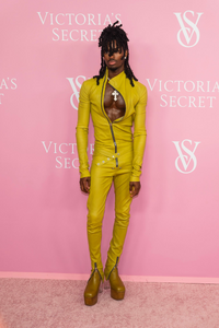 Victoria's Secret Celebrates The Tour '23 [10].png