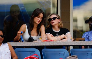 378801744_chloe-3.jpg