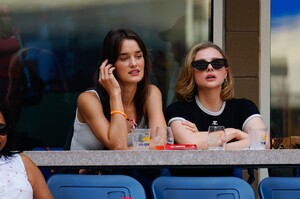 378801758_chloe-5.jpg