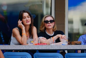 378801813_chloe-12.jpg
