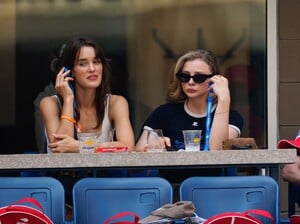 378801957_chloe-22.jpg