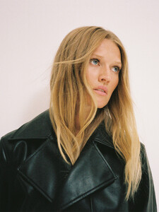 Toni Garrn co-created by ABOUT YOU_Campaign Shots_19.jpg