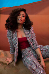 6472bd74e38189dbb7f193c6_Flaunt-Magazine-JazSinclair-Netflix0.thumb.jpeg.c4fc4407bb438621b3781970520846b2.jpeg