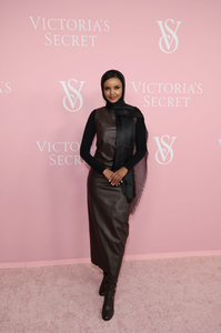 Victoria's Secret Celebrates The Tour '23 [15].png