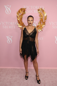 874396601_VictoriasSecretCelebratesTheTour23130.png