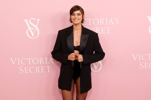 Victoria's Secret Celebrates The Tour '23 [17].png