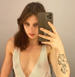 955982685.jpg